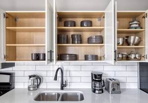 Premium Lakeview 2BR w/Patio, W/D, walk to Wrigley Field, by Blueground