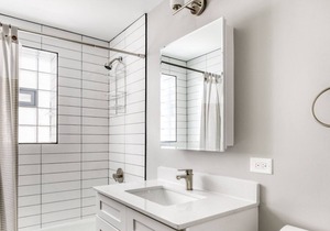 Premium Lakeview 3BR w/ W/D & BBQ, nr Belmont L, by Blueground
