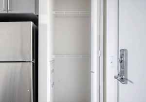 Premium Logan Square 1BR w/Roof Deck & Gym, 1 block to L, by Blueground
