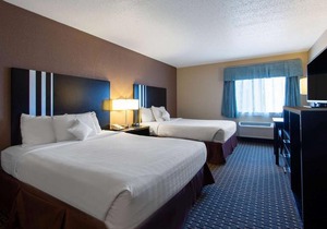Ramada by Wyndham Glendale Heights Lombard Hotel