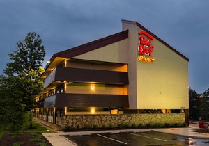 Red Roof Inn PLUS+ Chicago - Willowbrook