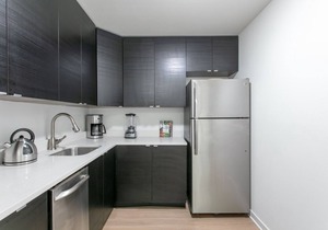 Roomy Gold Coast 1BR w/Walk-up, near L & Mariano Park, by Blueground