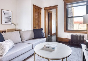 Sleek Lakeview 2BR near Wrigley Field, 1 block to Red Line, by Blueground