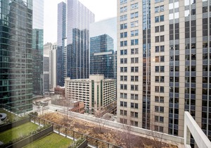 Smart Loop 1BR w/Gym, Pool, near Financial District, by Blueground