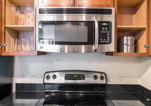 Smart Loop 1BR w/Pool, Gym, nr. Financial District, by Blueground