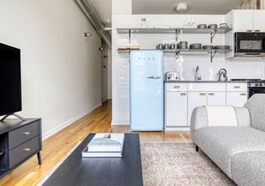 Splendid Wicker Park 1BR w/ W/D, 1 block to L, Six Corners, by Blueground