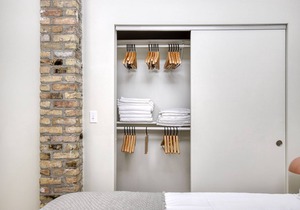 Tasteful Wicker Park 1BR w/ W/D, 1 block to L, Six Corners, by Blueground