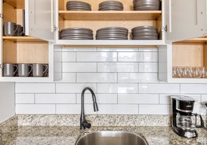Trendy Lakeview 2BR w/ Patio, W/D, walk to Wrigley Field, by Blueground