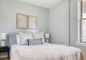Trendy Lakeview 2BR w/ Patio, W/D, walk to Wrigley Field, by Blueground