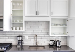 Upscale Elmhurst 1BR w/Lounge, Pool & Gym nr Metra, by Blueground