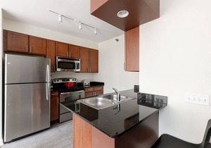 Urban Loop Studio w/Pool, Gym, nr. Financial District, by Blueground