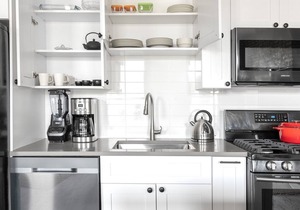 Urban Wicker Park 1BR w/ W/D, nr Damen & Milwaukee, by Blueground