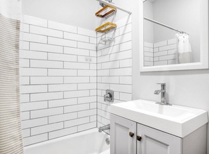 Wells Apartments St Chicago | Wrigleyville