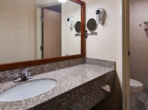 Airport Inn | Quad Cities