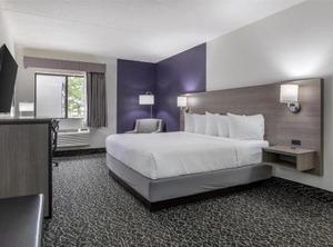 Ramada | Bolingbrook