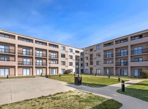 Wells Apartments St Chicago | Arlington Heights