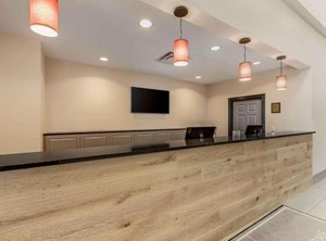 Naperville Inn | Elk Grove Village