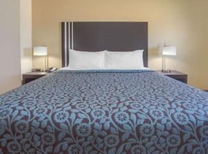 Days Inn | Le Roy