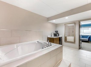 Wells Apartments St Chicago | Downers Grove
