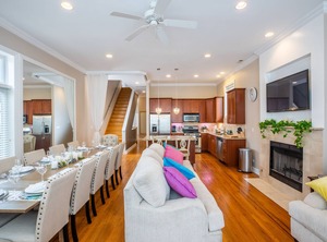 Wells Apartments St Chicago | Ukrainian Village
