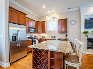 Wells Apartments St Chicago | Ukrainian Village