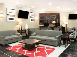 Ramada | Wheeling
