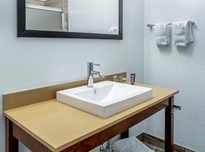 Riverview Inn Hotel | Rockford