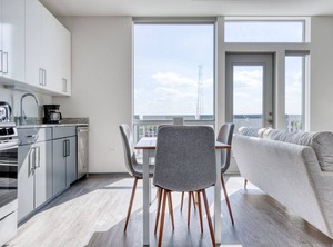 Wells Apartments St Chicago | Logan Square