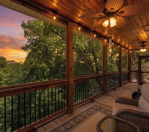 Horseshoe Porch 