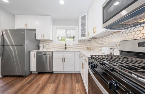 Elmhurst House | 102 m² House ∙ 3 bedrooms ∙ 6 guests