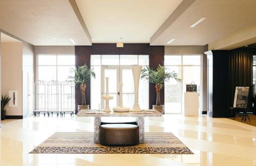 East Peoria Hotel | 115 m² Hotel ∙ 2 bedrooms ∙ 127 guests