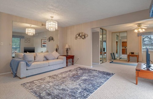 Springfield Condo | 130 m² Condo ∙ 2 bedrooms ∙ 3 guests