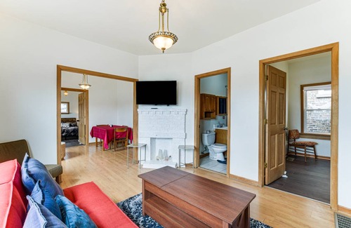 Oak Park House | 139 m² House ∙ 3 bedrooms ∙ 9 guests