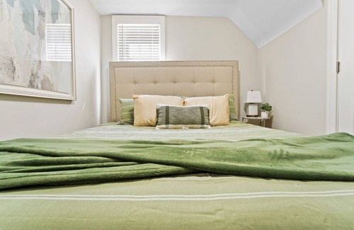 Bensenville House | 139 m² House ∙ 3 bedrooms ∙ 6 guests