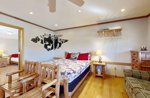 Murphysboro Cabin | 141 m² Cabin ∙ 1 bedroom ∙ 6 guests