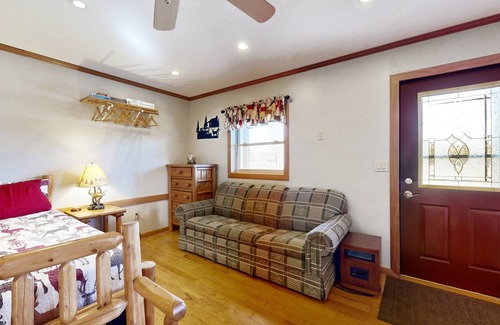 Murphysboro Cabin | 141 m² Cabin ∙ 1 bedroom ∙ 6 guests