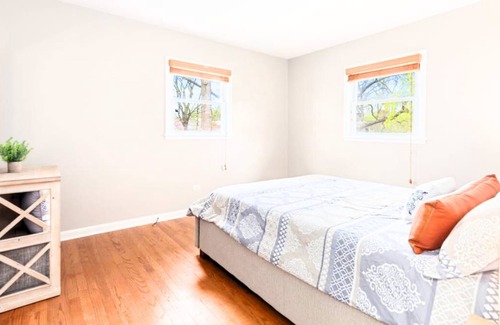 Naperville Apartment | 151 m² Apartment ∙ 3 bedrooms ∙ 6 guests