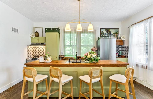 Edwardsville House | 157 m² House ∙ 3 bedrooms ∙ 9 guests