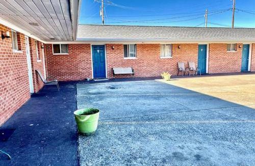 Dundas Hotel | 19 m² Motel ∙ 4 guests