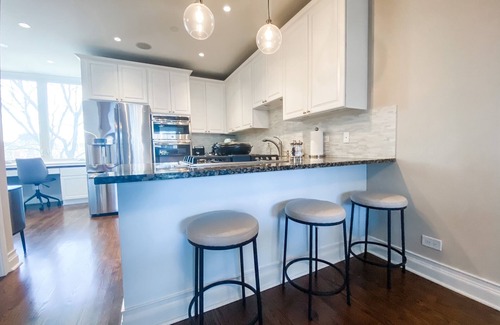 River West House | 2-beautiful adjacent luxury homes near downtown. Room for 20 adults.