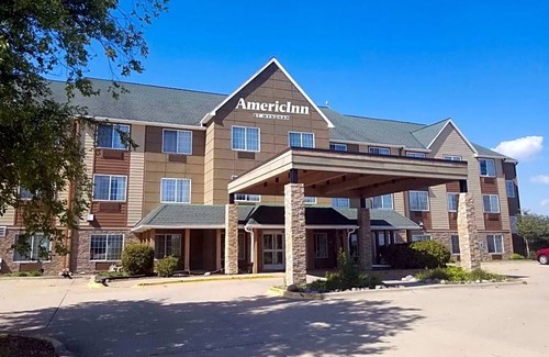 Galesburg Hotel | 2-Star Hotel ∙ AmericInn by Wyndham, Galesburg, IL
