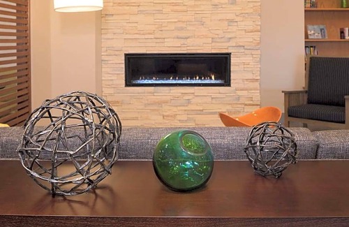 Galena Hotel | 2-Star Hotel ∙ Country Inn & Suites by Radisson, Galena, IL