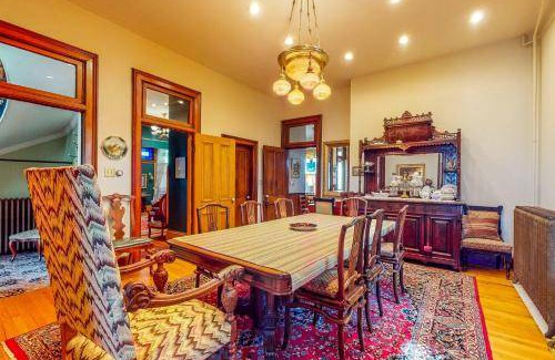 Springfield House | 232 m² House ∙ 4 bedrooms ∙ 8 guests