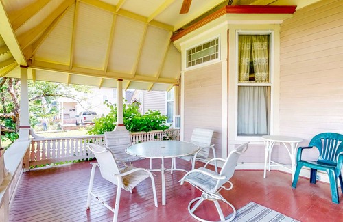 Springfield House | 232 m² House ∙ 4 bedrooms ∙ 8 guests
