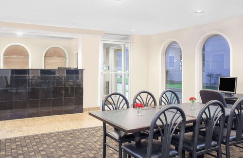 Morton Grove Hotel | 25 m² Hotel ∙ 127 guests