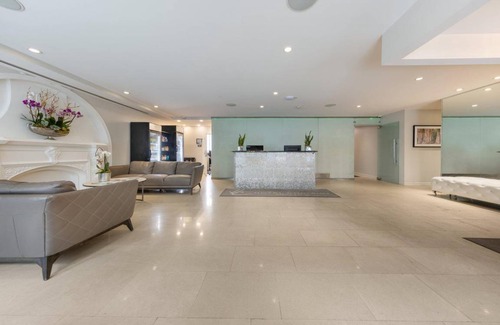 Near West Side Hotel | 250 m² Hotel ∙ 127 guests