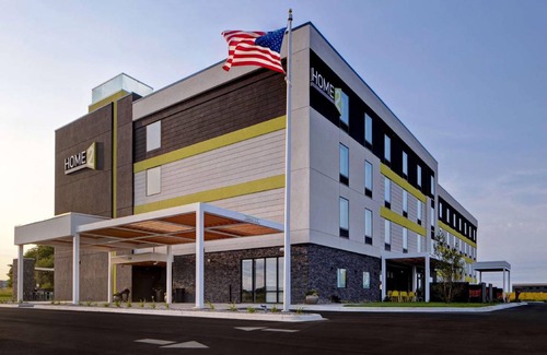 Loves Park Hotel | 28 m² Hotel ∙ 127 guests