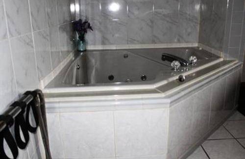 Rock Falls Hotel | 280 m² Motel ∙ 4 guests