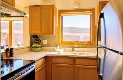 Chinatown Condo | 3 #3A - 3 Bedroom Condo w Parking - Chinatown, McCormick Place, Wintrust Arena