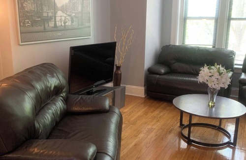 Near West Side Apartment | 3 Bedroom Medical Center!